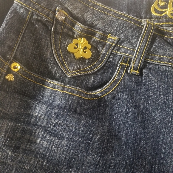 Dereon Jeans - Picture 4 of 13